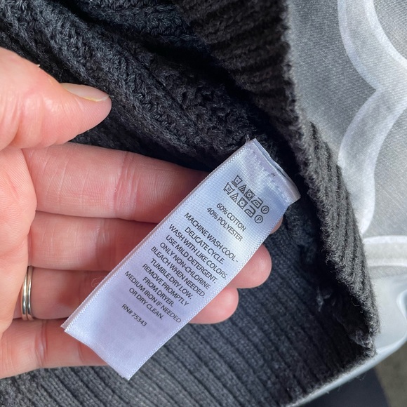 Long Belt/tie Sweater - Picture 6 of 9